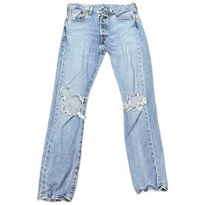 LEVI'S 501 Original Fit Button Fly Jeans Mens 31x32 Light Wash Distressed Ripped